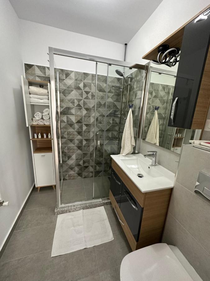 Glamart Apartment كرايوفا المظهر الخارجي الصورة